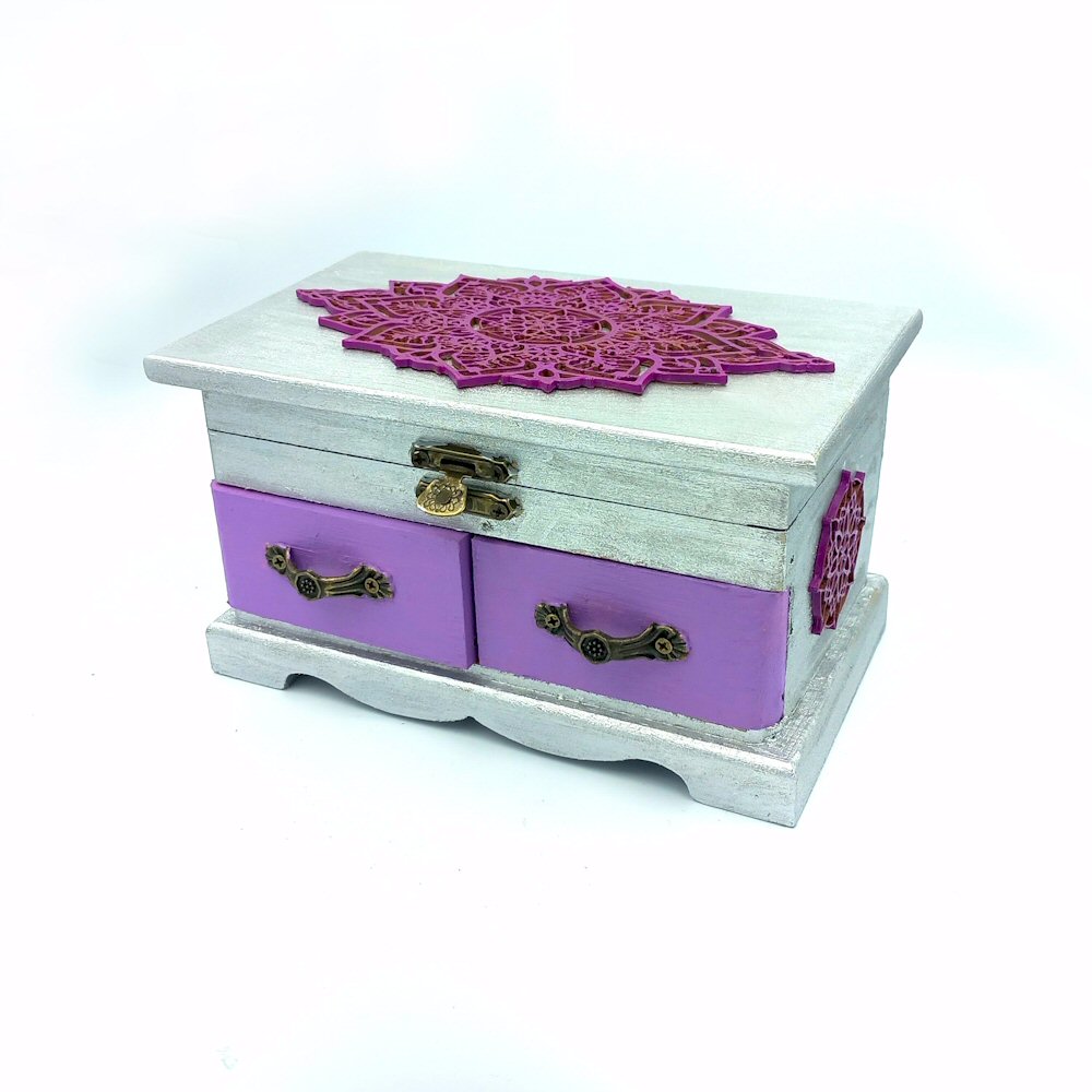 Wooden jewelry box 