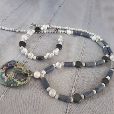 Gray  Coral, MOP, White Howlite