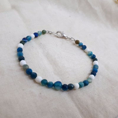 Blue agate and white onyx